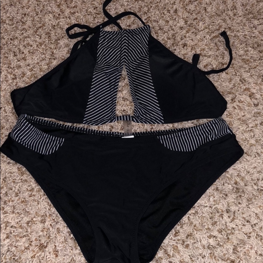 CUPSHE swimsuit